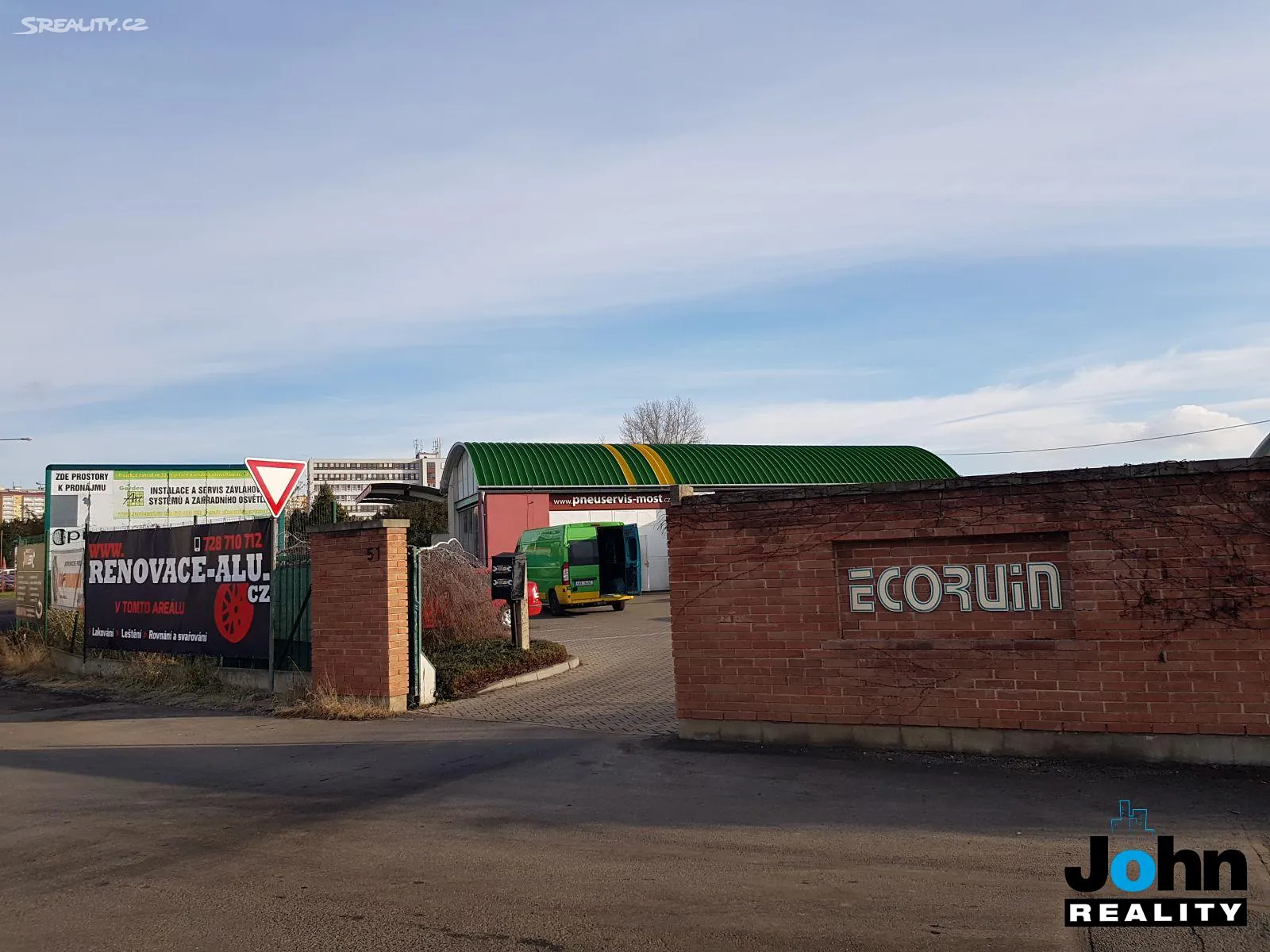 Pronájem výrobní haly, prostoru 730 m²